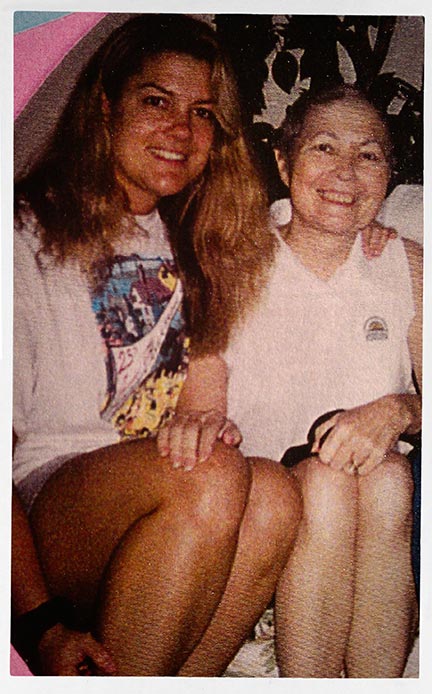 Payge McMahon with her mom a month before she died, she had lost most her hair from chemo