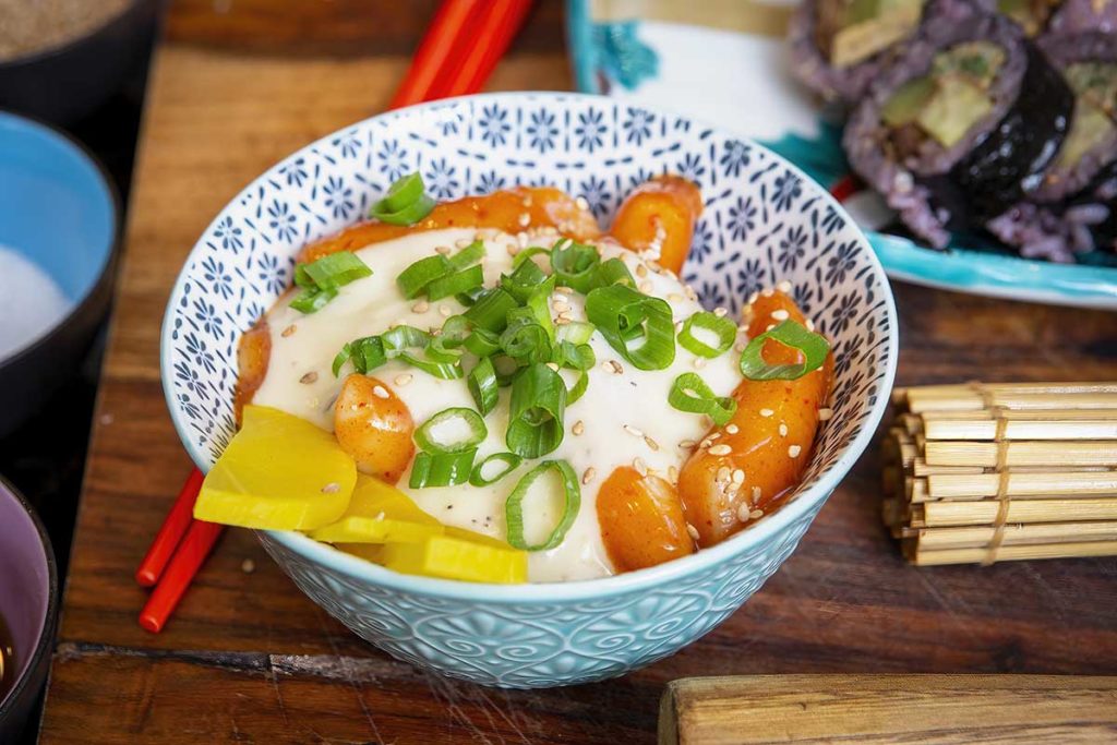 tteokbokki with cheese sauce